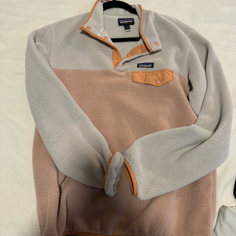 Women’s Patagonia fleece pull over